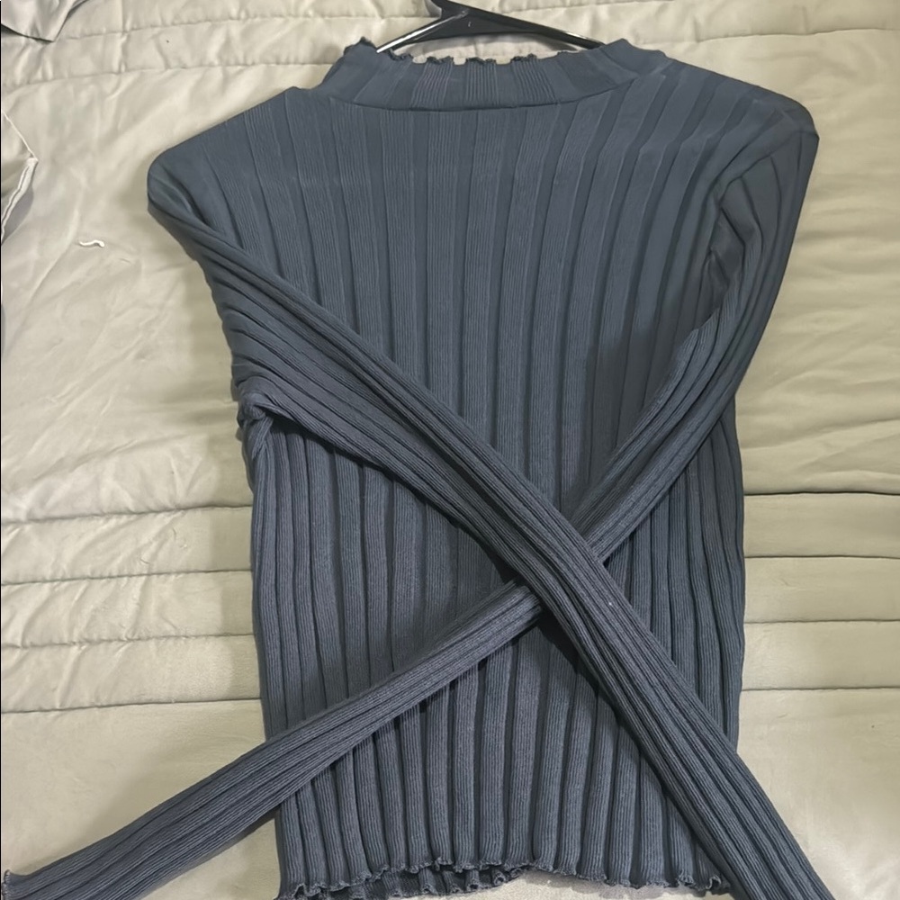 Ribbed Long Sleeve Sweater in Dark Gray